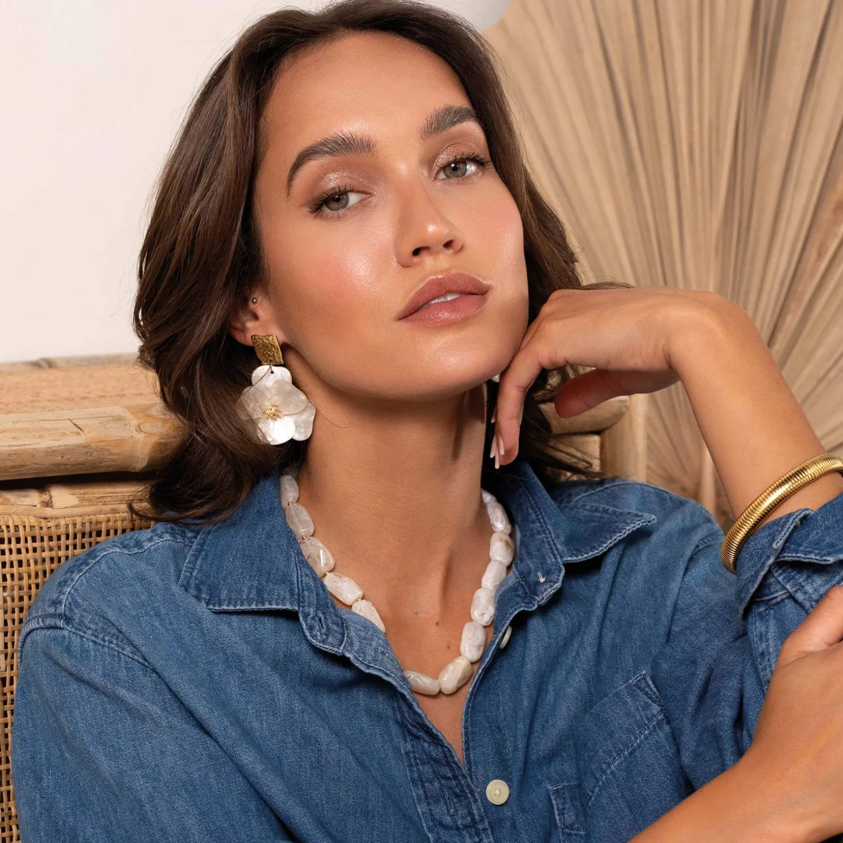 Collier Naomi blanc acier doré or