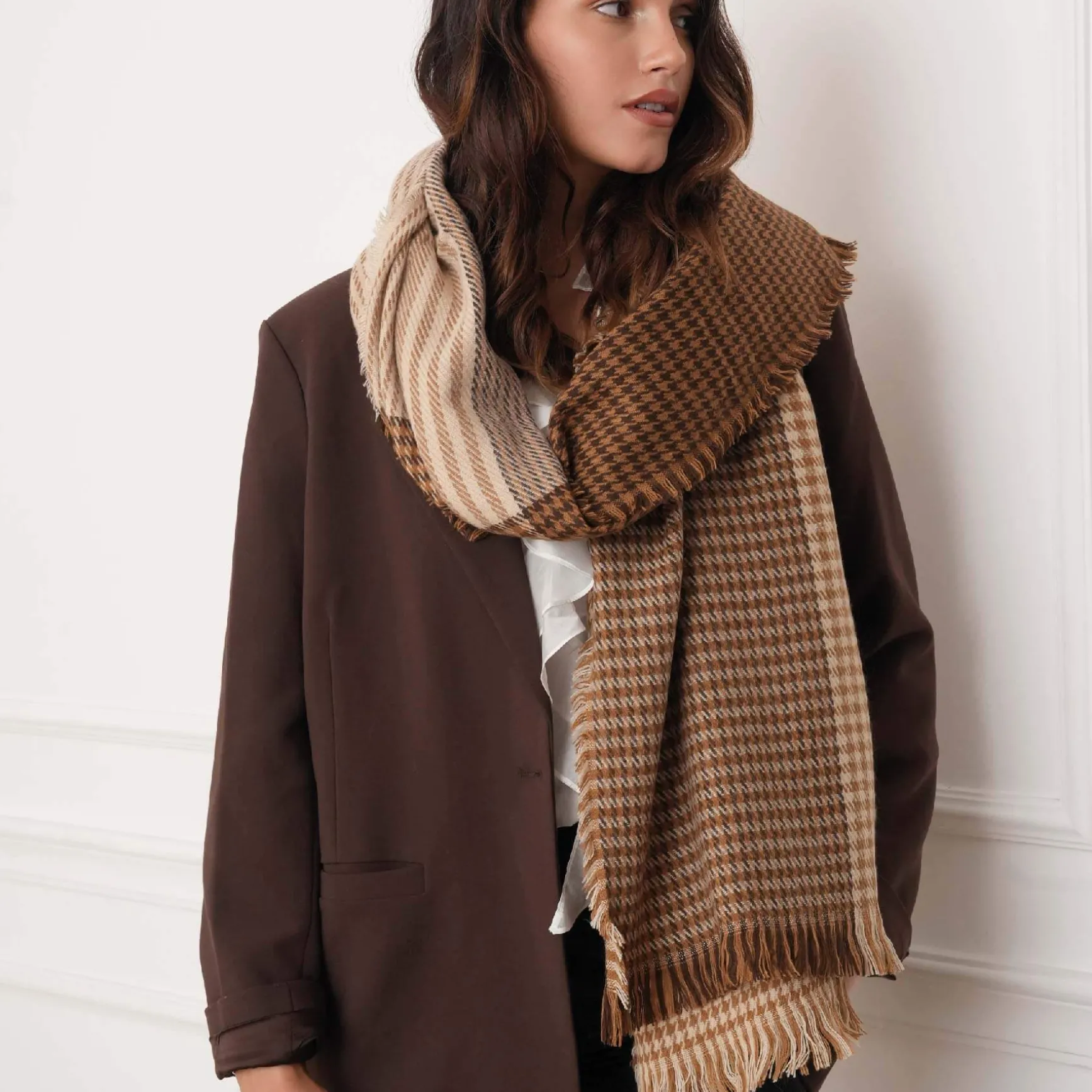 Echarpe pied de poule marron